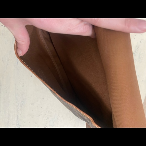 Auth Louis Vuitton Saumur 30 - Picture 5 of 12